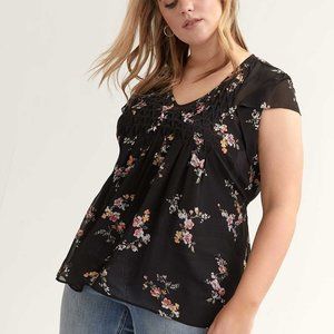 Penningtons NWT - Floral Flutter Sleeve Blouse